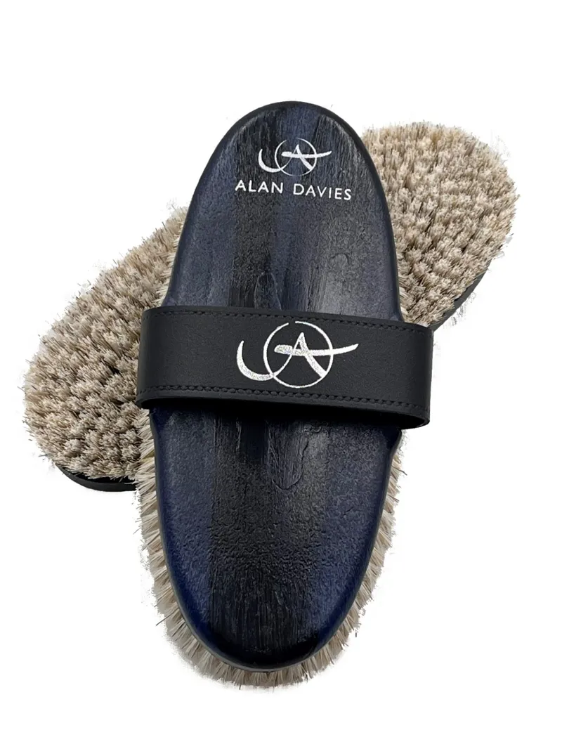 Alan Davies Quarter Marker Brush