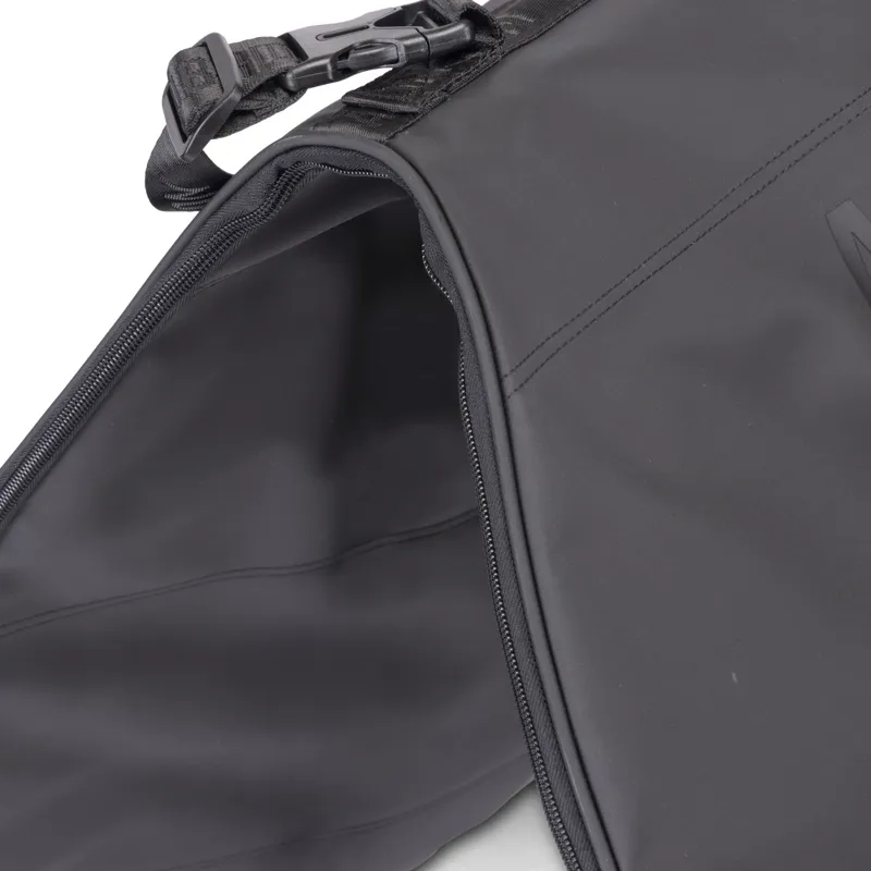 Shires Aubrion React Saddle Bag Black-2