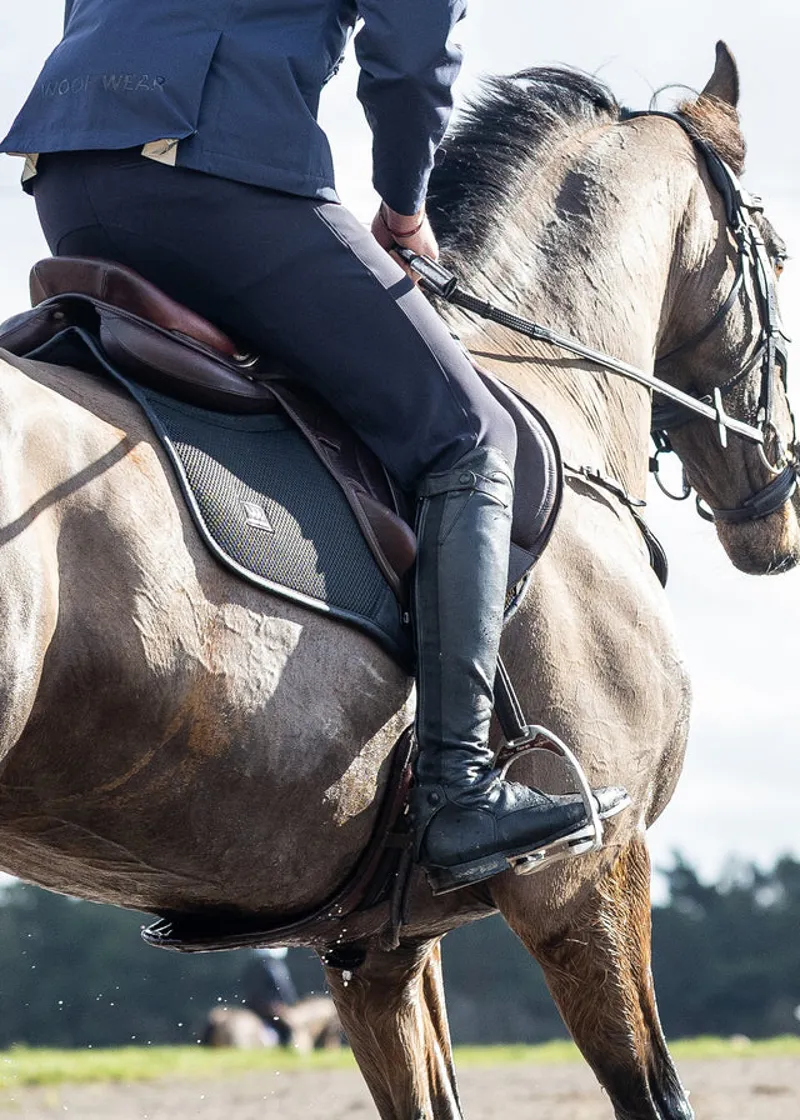 Woof Wear iVent CC Saddle Pad Black-2
