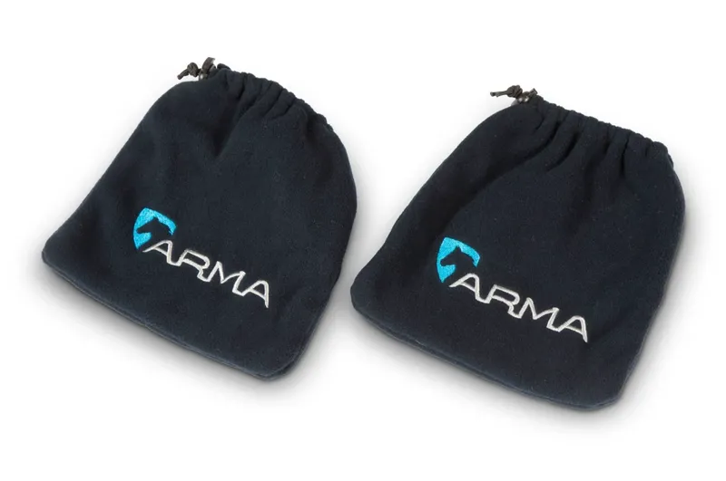 Shires Arma Fleece Stirrup Covers Black