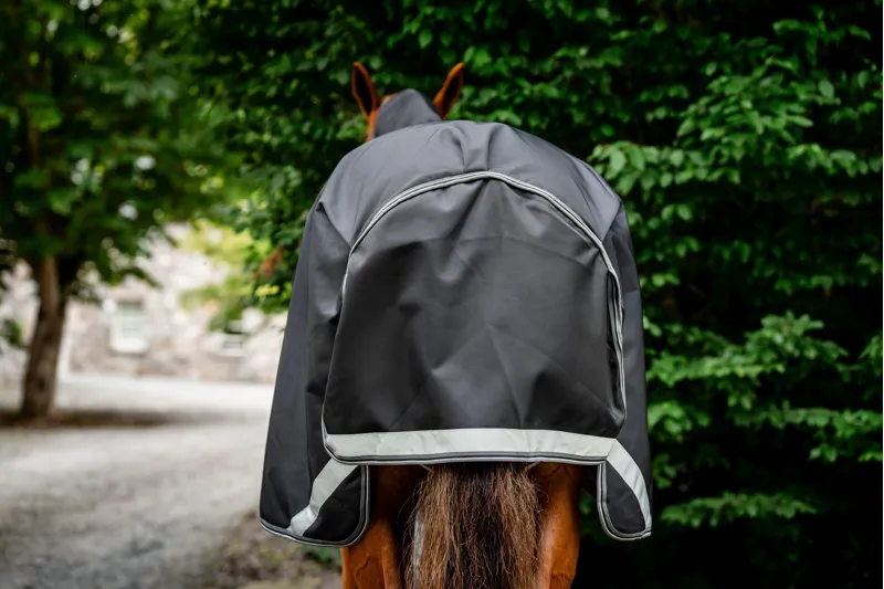 Horseware Rambo Supreme1680D Plus 0g Turnout Rug Navy Thunderstorm Grey And Silver-5