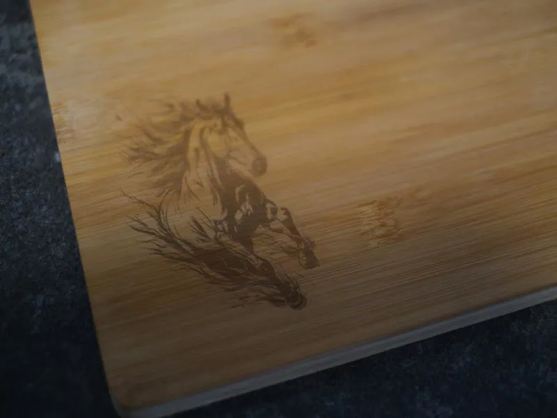 Equestrian  Engraved  Bamboo Chopping  Board  Galloping Horse-1
