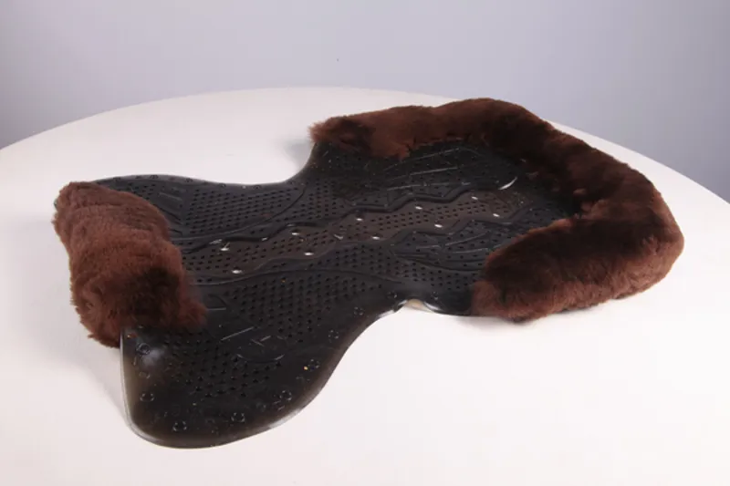 Gel-Eze Shaped Saddle Pad With Fleece Trim Black/Mocha