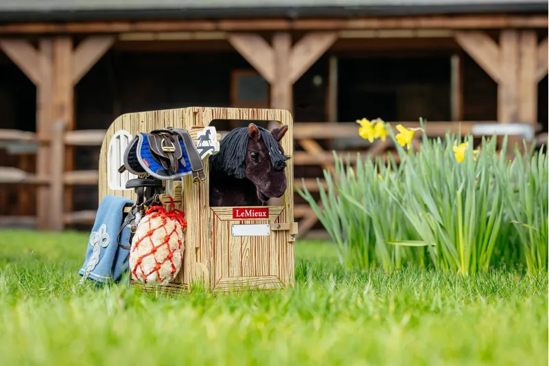 LeMieux Toy Pony Stable Set Wooden-9