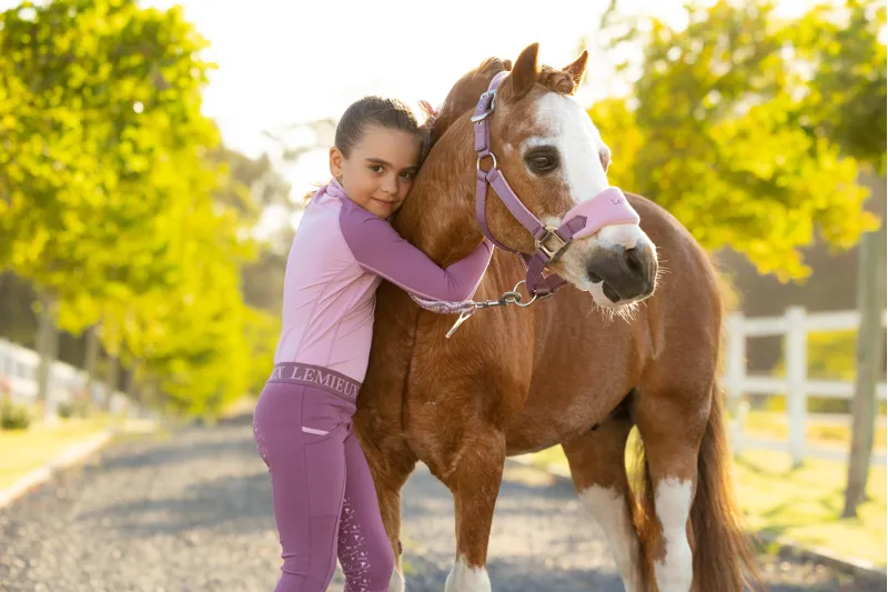 LeMieux Mini Vogue Headcollar And Leadrope Mallow SS26-2