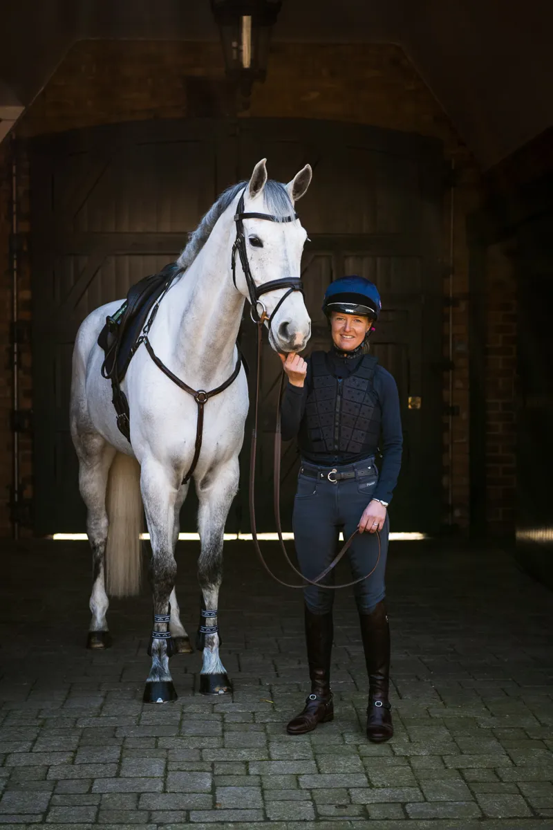 Racesafe Motion 3 Body Protector Adult Standard Front Black-6