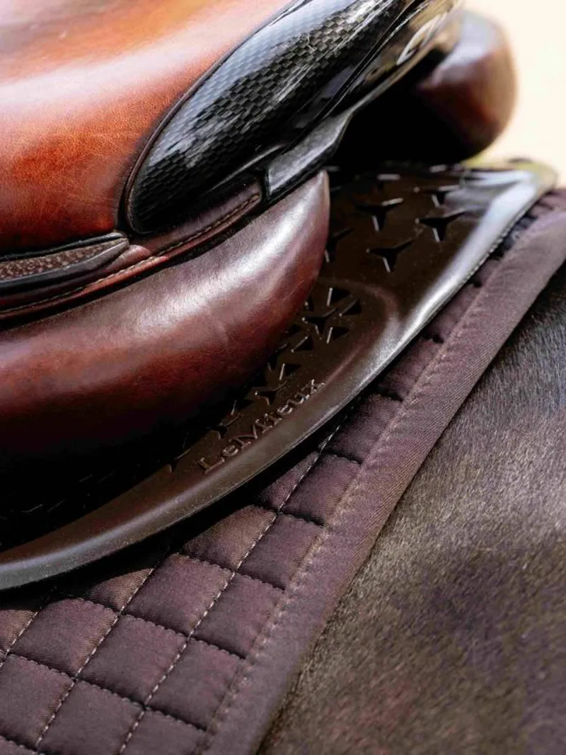 LeMieux Gel-Tek Shaped Half Pad Brown Large