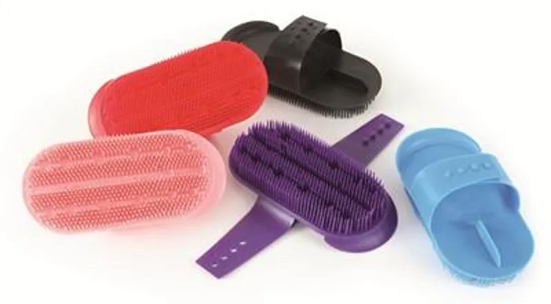 Plastic Curry Comb Large Black